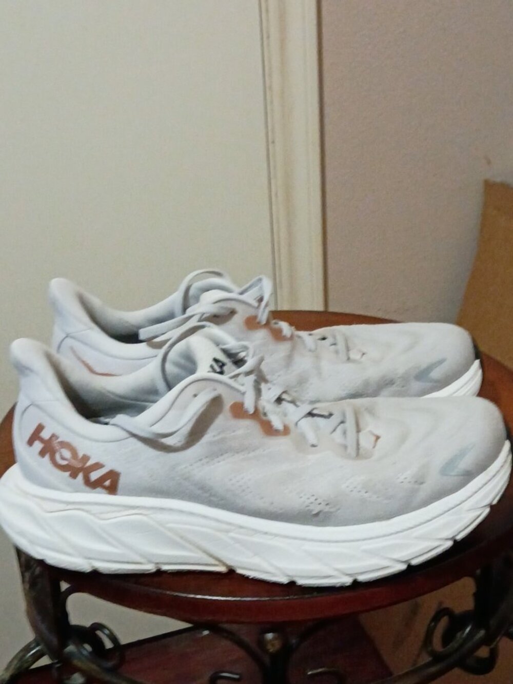 Hoka One One Arahi 6 Nimbus Cloud Rose Gold Sneakers 1123195 NCRG Women’s 9.5 B
